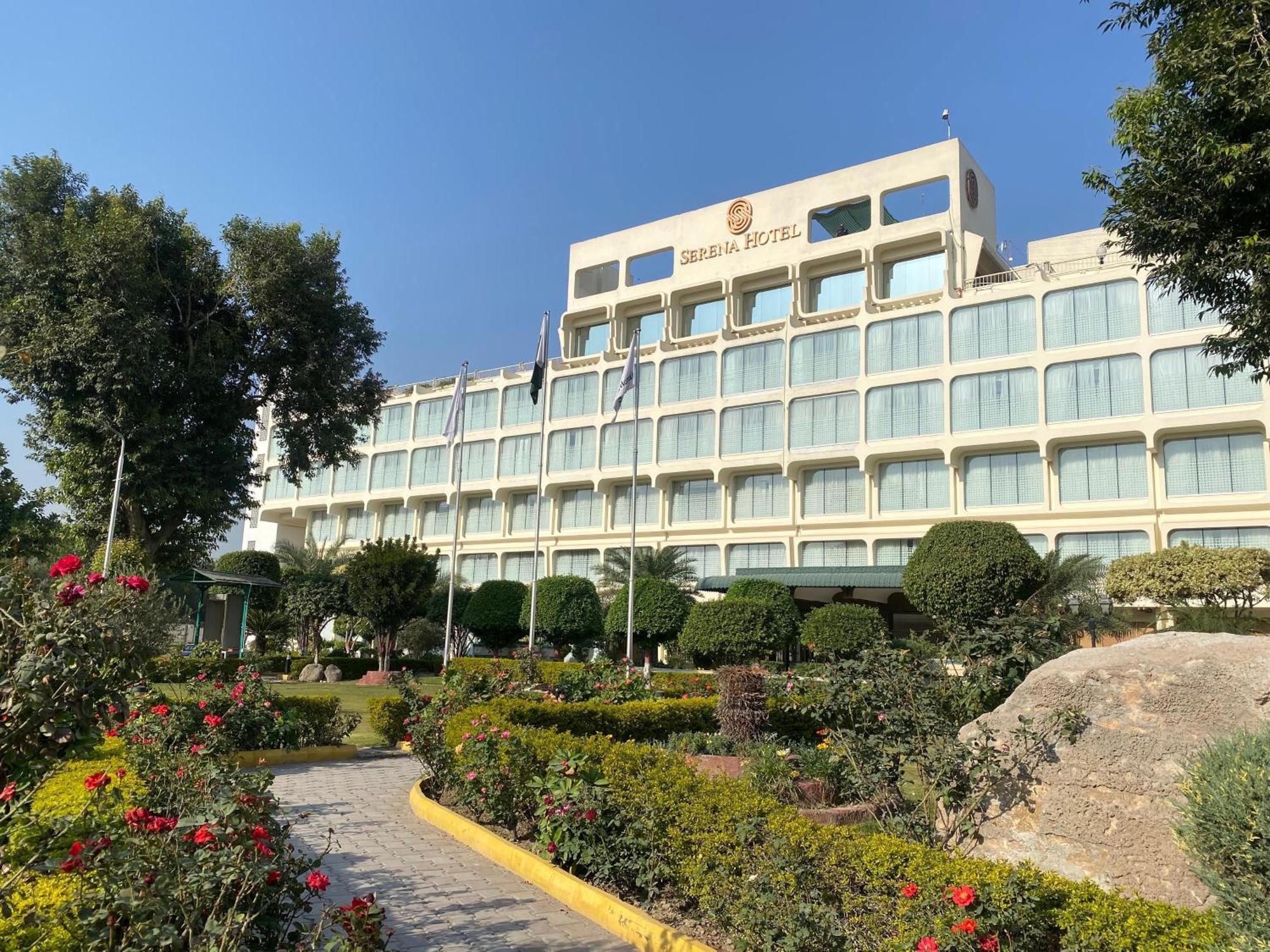 Peshawar Serena Hotel Exterior foto